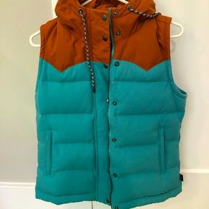 Patagonia small puffer vest with hood
